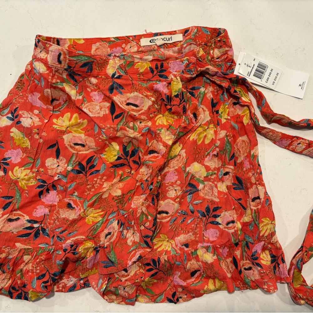 ❌ SOLD ❌ Rip Curl Floral Wrap Skirt